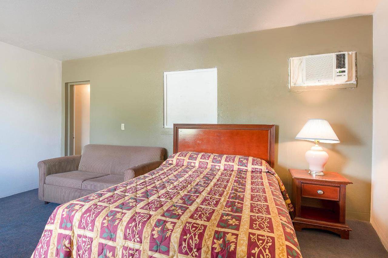 Hotel O Near Fanning Springs State Park Us Hwy 98 Old Town Luaran gambar